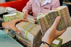 Kinh doanh bầm dập, đình trệ, ngân hàng vẫn ăn lãi suất cao