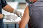 Việt Nam lần đầu tiên có tour đi Mỹ tiêm vắc-xin